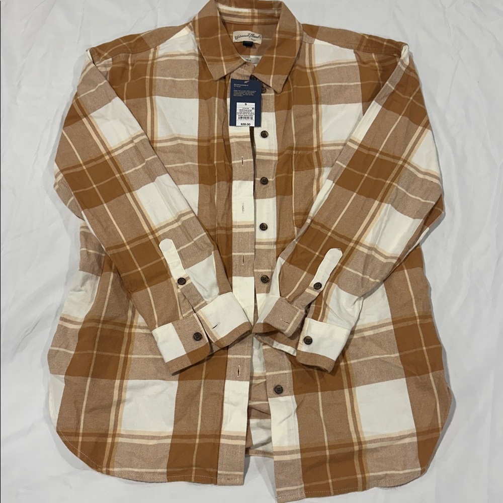 Universal Thread women’s plaid button up